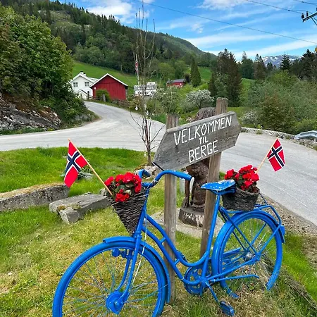 Feriehus Kårstova Ved Sognefjorden Høyanger