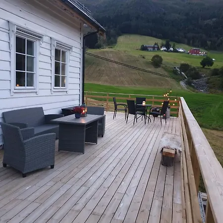 Feriehus Kårstova Ved Sognefjorden Høyanger