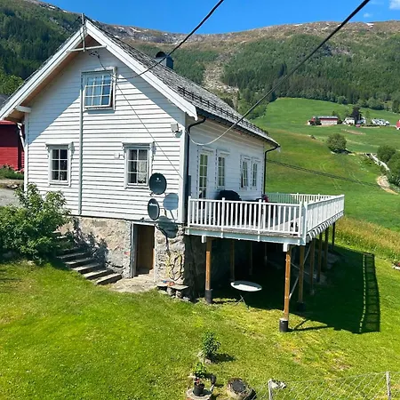 Kårstova Ved Sognefjorden Feriehus Høyanger