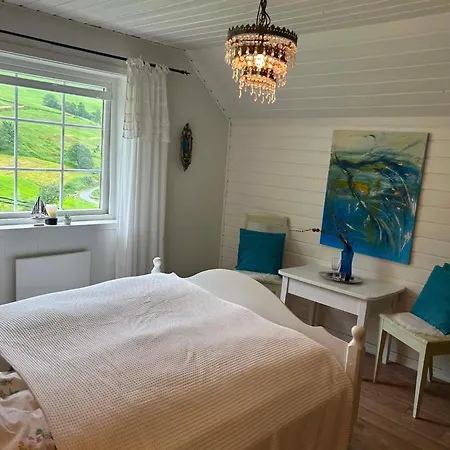 Feriehus Kårstova Ved Sognefjorden Høyanger