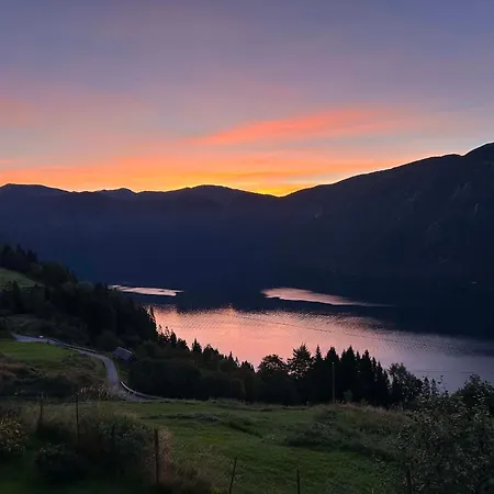 Kårstova Ved Sognefjorden *