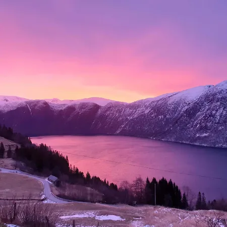 Kårstova Ved Sognefjorden Feriehus Høyanger