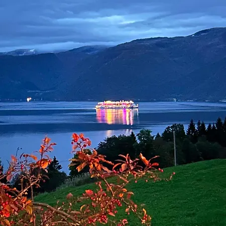 Kårstova Ved Sognefjorden *